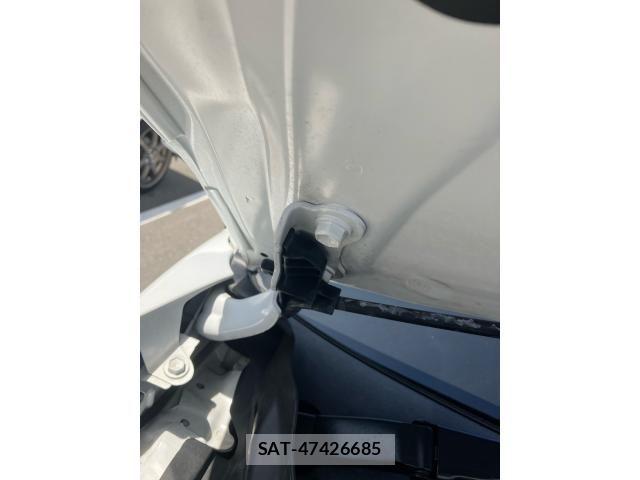 Toyota CAMRY HYBRID 2018-01 8365020-16
