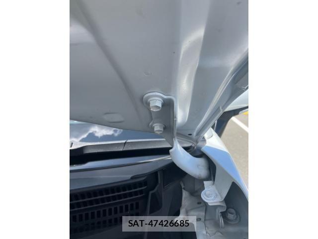 Toyota CAMRY HYBRID 2018-01 8365020-17