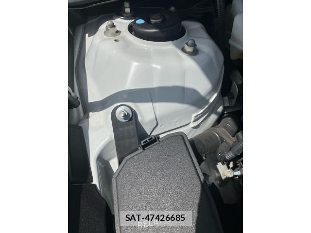 Toyota CAMRY HYBRID 2018-01 8365020-18