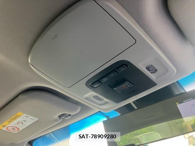 Toyota CAMRY HYBRID 2020-09 8365021-18