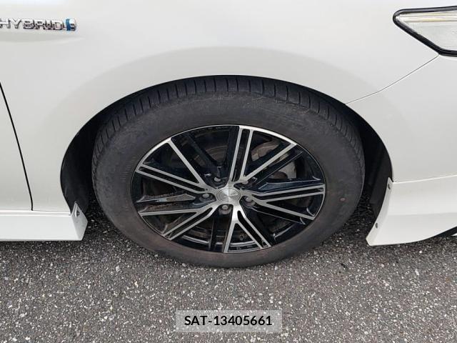 Toyota CAMRY HYBRID 2019-10 8371509-29