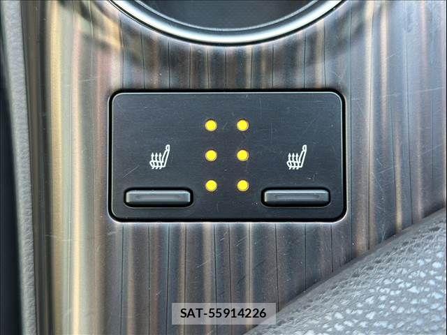Toyota CAMRY HYBRID 2018-03 8523870-15