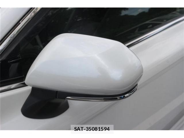 Toyota CAMRY HYBRID 2019-06 8523858-16