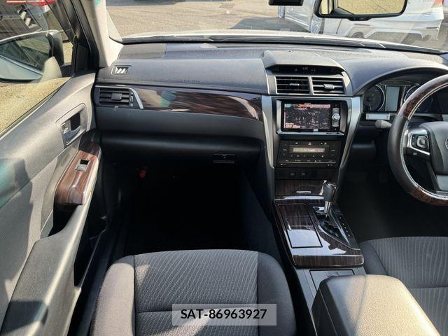 Toyota CAMRY HYBRID 2015-07 8561355-16