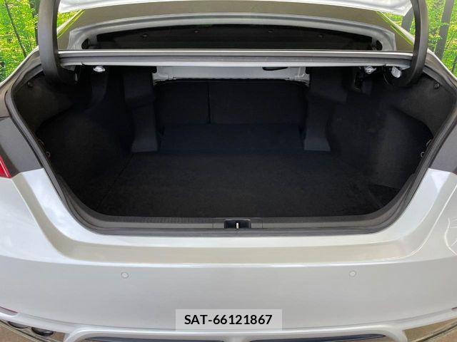 Toyota CAMRY HYBRID 2019-04 8561349-10