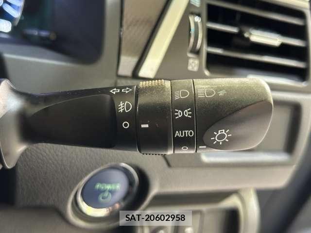 Toyota CAMRY HYBRID 2013-11 8561359-11