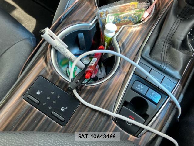 Toyota CAMRY HYBRID 2019-11 8561356-15