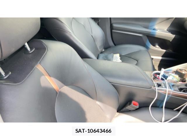 Toyota CAMRY HYBRID 2019-11 8561356-19