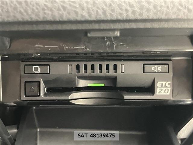 Toyota CAMRY HYBRID 2018-01 8626068-14