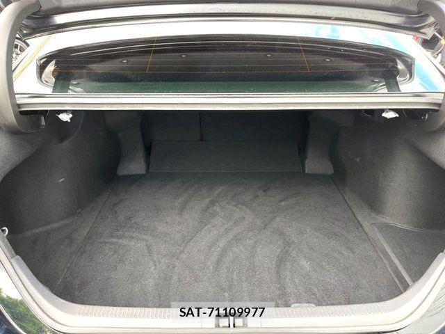 Toyota CAMRY HYBRID 2023-04 8665899-13