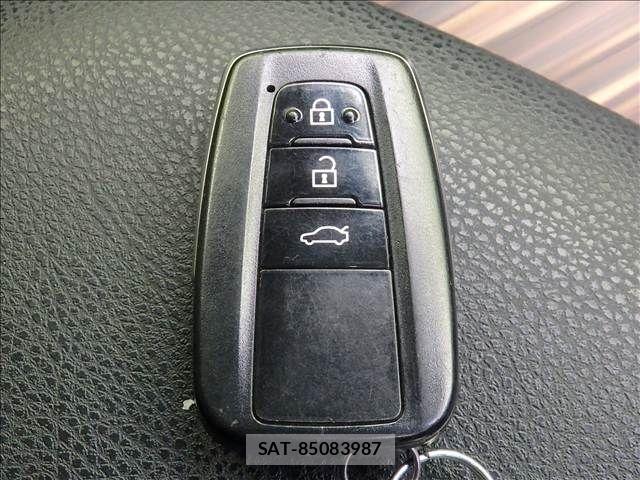 Toyota CAMRY HYBRID 2019-09 8658302-13