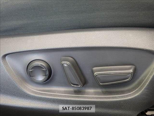 Toyota CAMRY HYBRID 2019-09 8658302-18