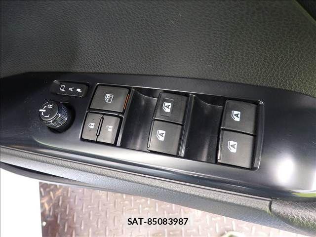 Toyota CAMRY HYBRID 2019-09 8658302-19
