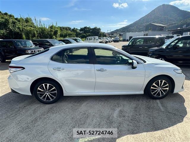 Toyota CAMRY HYBRID 2022-10 8658306-14