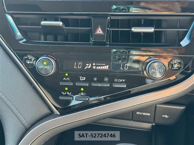 Toyota CAMRY HYBRID 2022-10 8658306-23
