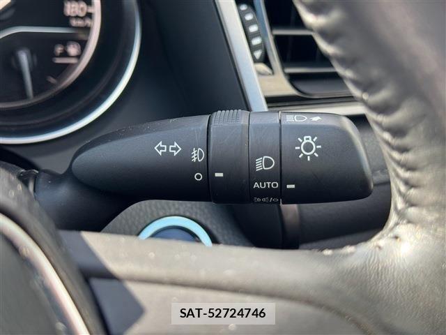 Toyota CAMRY HYBRID 2022-10 8658306-28