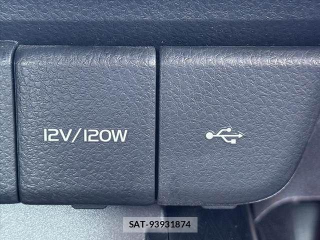 Toyota CAMRY HYBRID 2023-05 8658299-29