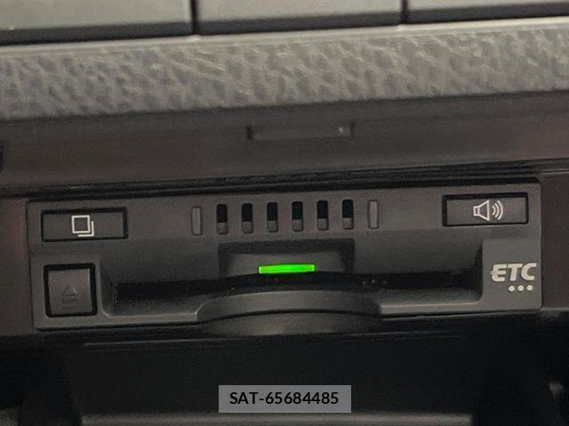 Toyota CAMRY HYBRID 2017-10 8665901-6