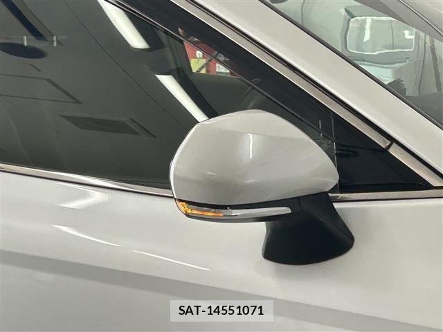 Toyota CAMRY HYBRID 2021-11 8741048-12