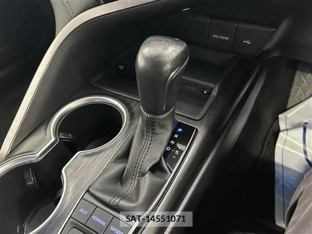 Toyota CAMRY HYBRID 2021-11 8741048-20