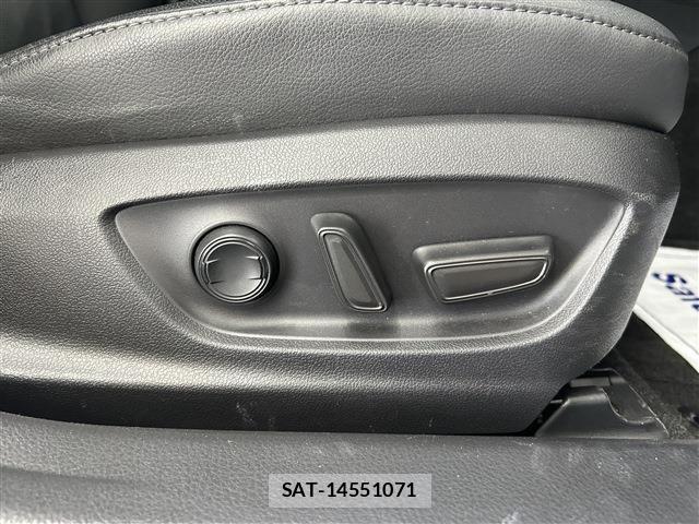 Toyota CAMRY HYBRID 2021-11 8741048-24
