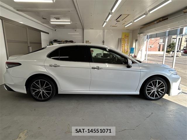 Toyota CAMRY HYBRID 2021-11 8741048-3
