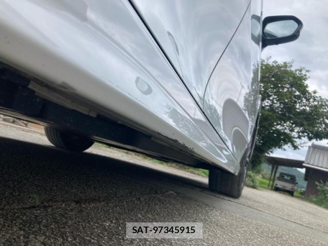 Toyota CAMRY HYBRID 2018-09 8741054-20