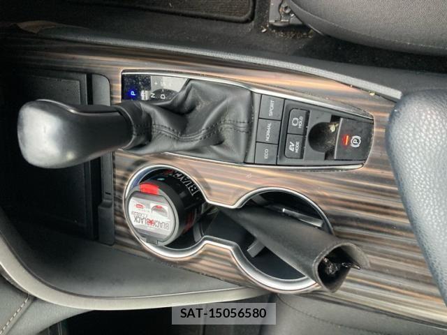 Toyota CAMRY HYBRID 2017-12 8741055-13