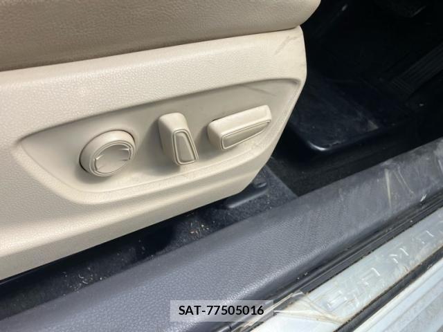 Toyota CAMRY HYBRID 2017-12 8741053-14