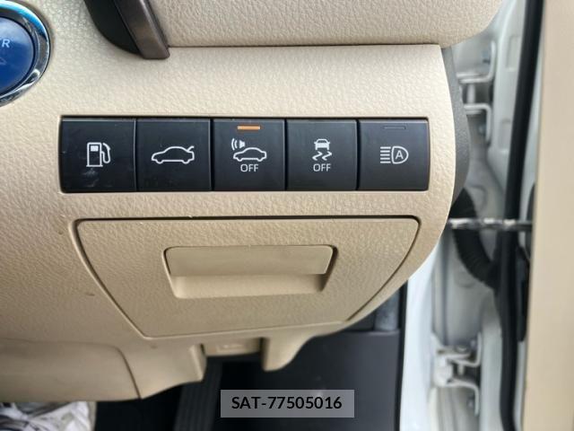 Toyota CAMRY HYBRID 2017-12 8741053-15