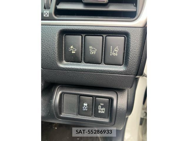 Toyota CAMRY HYBRID 2017-03 8741056-16