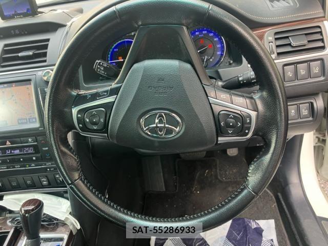 Toyota CAMRY HYBRID 2017-03 8741056-17