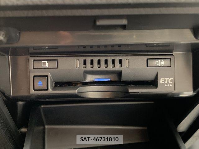 Toyota CAMRY HYBRID 2023-12 8779677-11