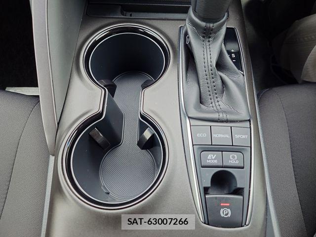 Toyota CAMRY HYBRID 2021-08 8779678-17