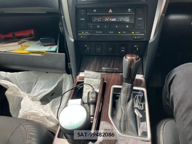 Toyota CAMRY HYBRID 2016-05 8828142-10