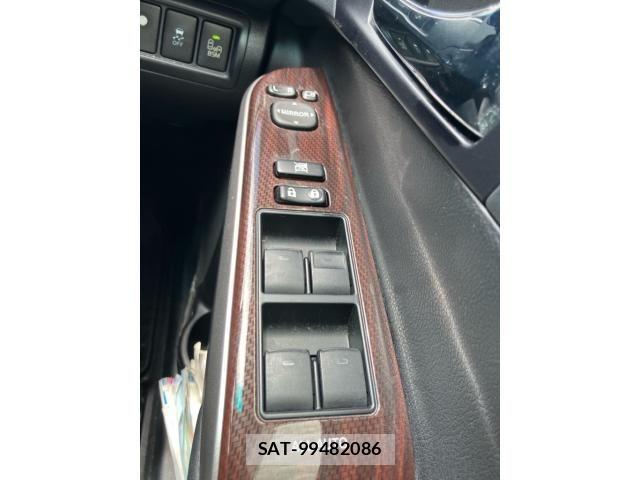 Toyota CAMRY HYBRID 2016-05 8828142-17