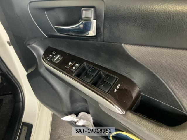 Toyota CAMRY HYBRID 2012-01 8828146-9