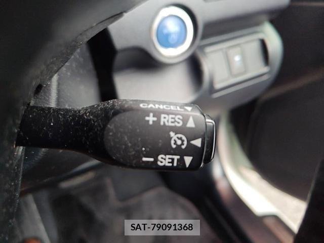 Toyota CAMRY HYBRID 2014-10 8828141-16