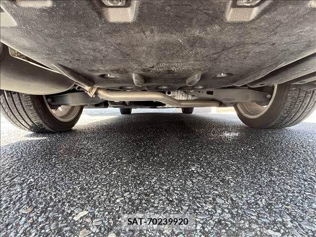 Toyota CAMRY HYBRID 2017-08 8848390-9