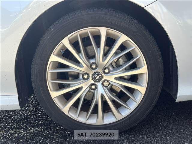Toyota CAMRY HYBRID 2017-08 8848390-12