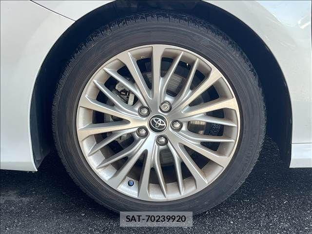 Toyota CAMRY HYBRID 2017-08 8848390-15
