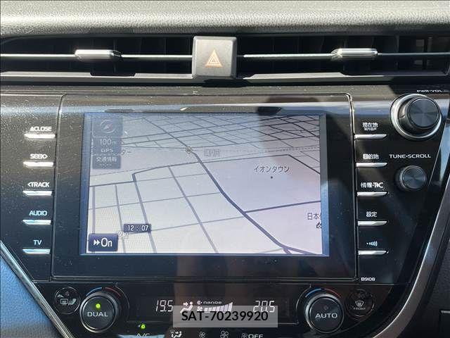 Toyota CAMRY HYBRID 2017-08 8848390-18