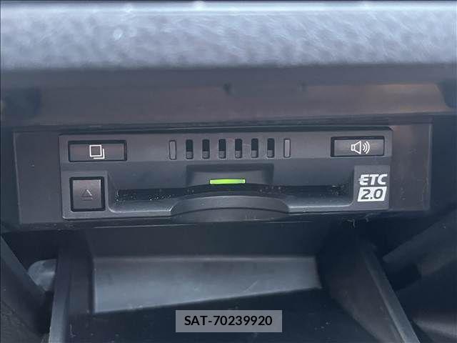 Toyota CAMRY HYBRID 2017-08 8848390-27