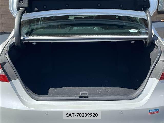 Toyota CAMRY HYBRID 2017-08 8848390-8
