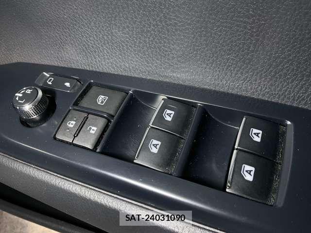 Toyota CAMRY HYBRID 2017-09 8848393-14
