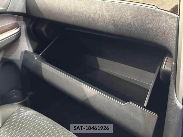 Toyota CAMRY HYBRID 2016-03 8870576-27