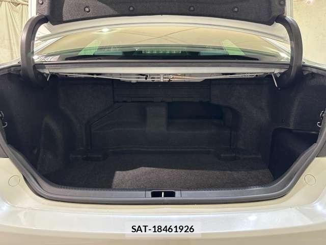 Toyota CAMRY HYBRID 2016-03 8870576-29