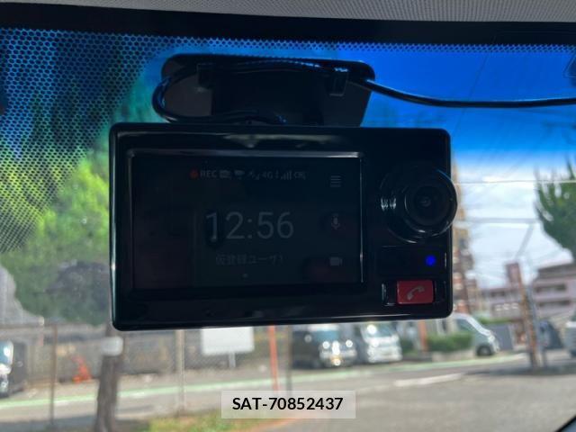 Toyota CAMRY HYBRID 2017-08 8878964-18
