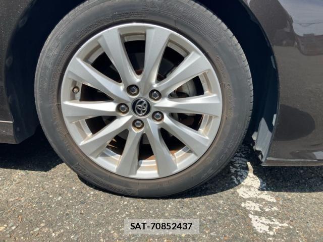 Toyota CAMRY HYBRID 2017-08 8878964-6
