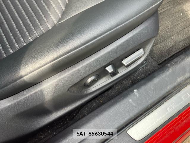 Toyota CAMRY HYBRID 2018-11 8878961-10